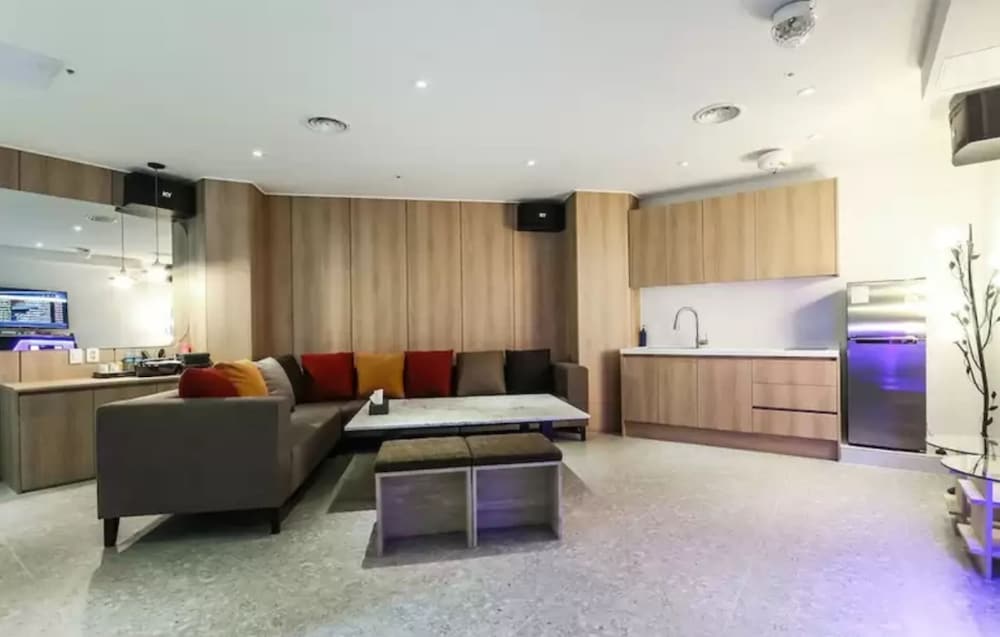 Party Room (B1) - Photo 12