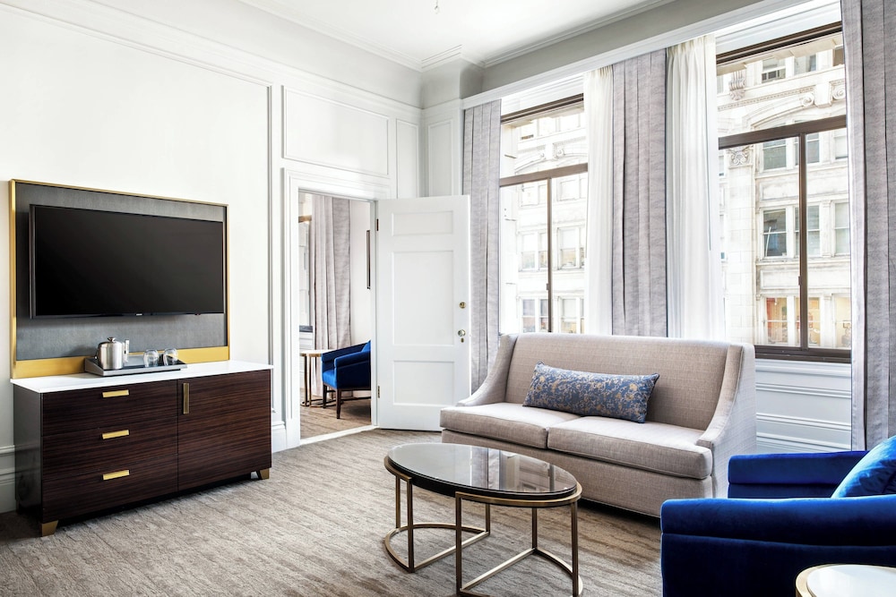 Executive Suite, 1 Bedroom (Mobility/Hearing Access, Transf Shwr) - Photo 3