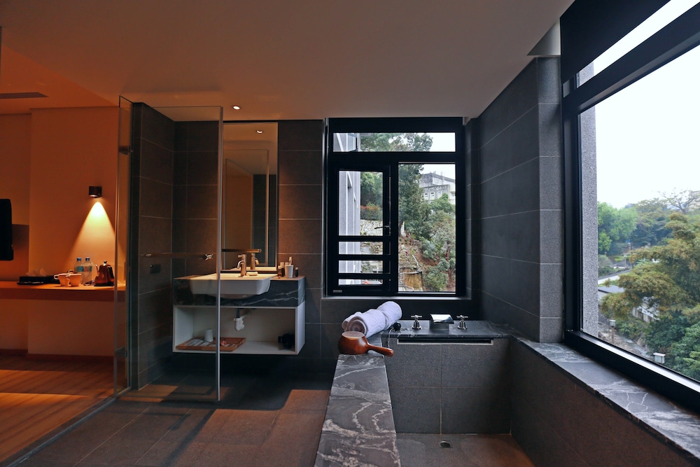 Deluxe Double Room, Park View photo 3