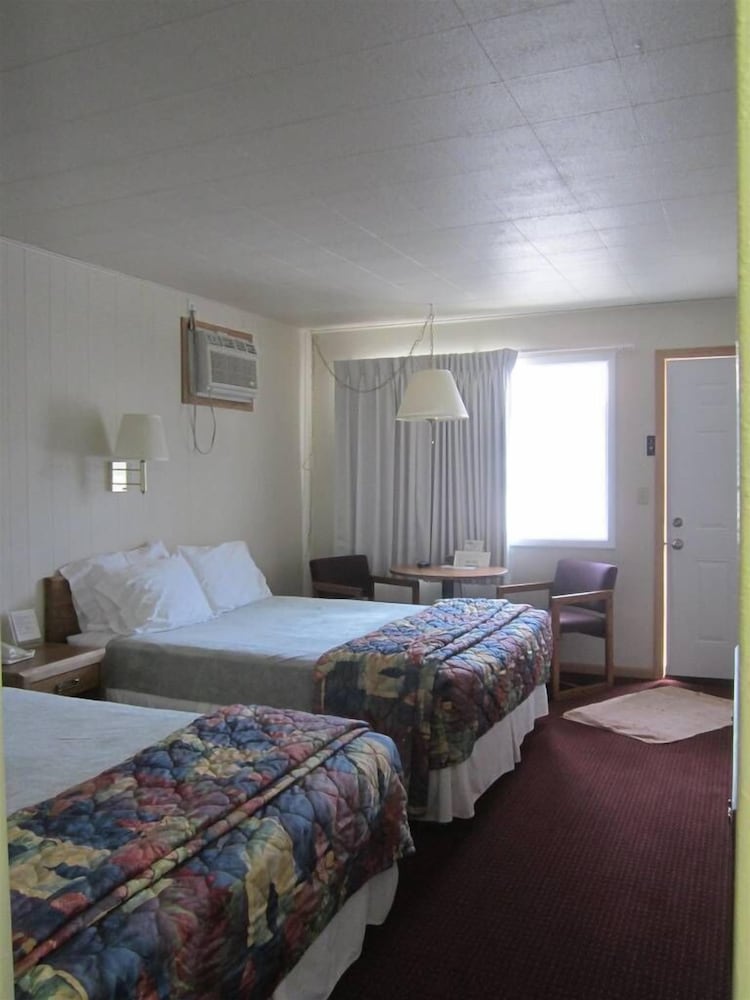 Room, 2 Queen Beds photo 1