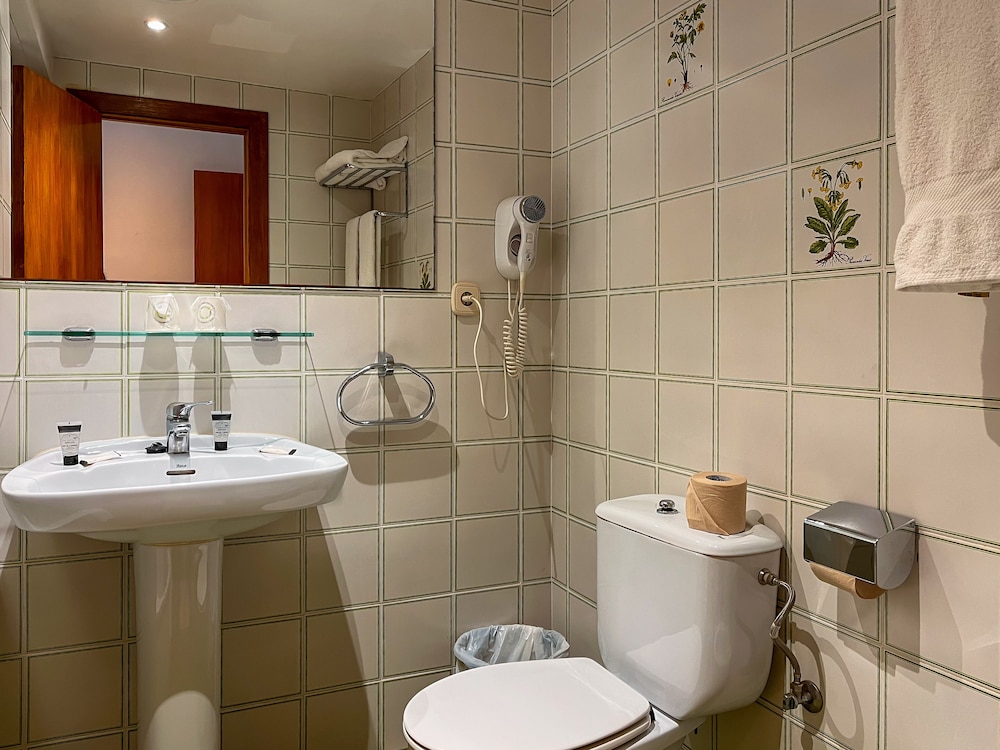 Standard Double Room, Balcony - Photo 26
