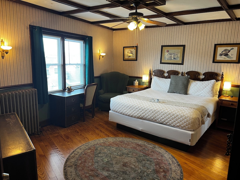 Double Room, 1 King Bed