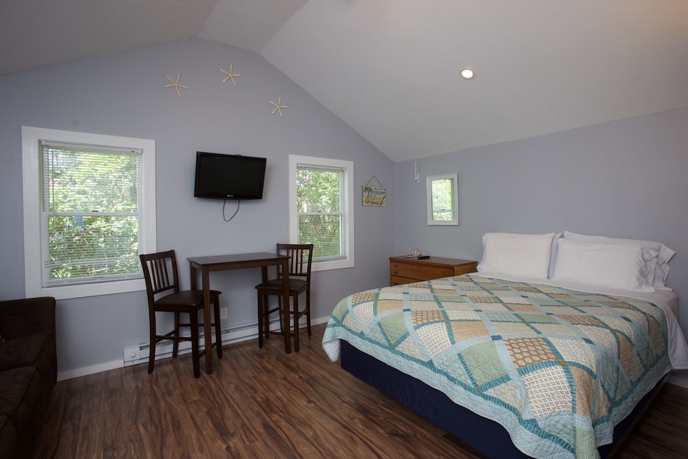 17 Studio Cottage