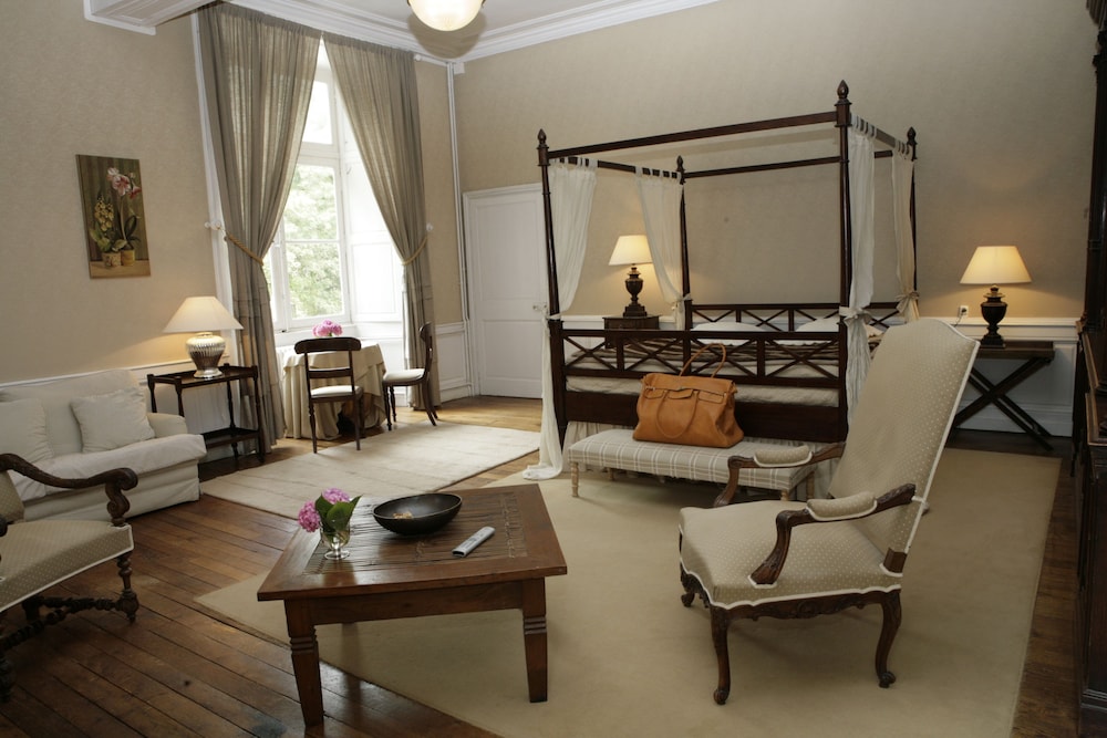 Luxury Suite, 1 King Bed photo 1
