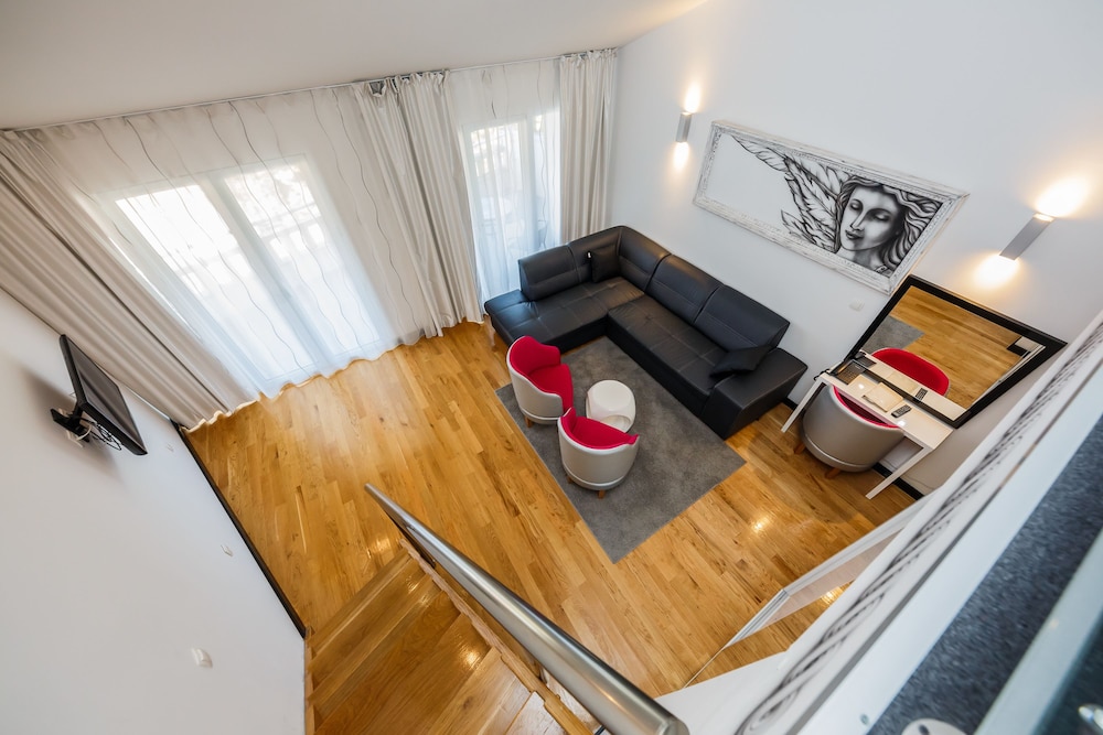 Gallery Duplex, 1 Bedroom - Photo 6