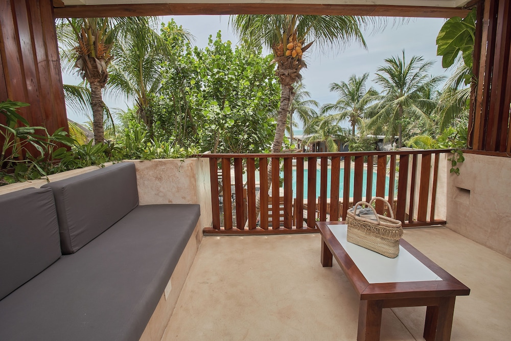 Junior Double Room, Partial Ocean View photo 3