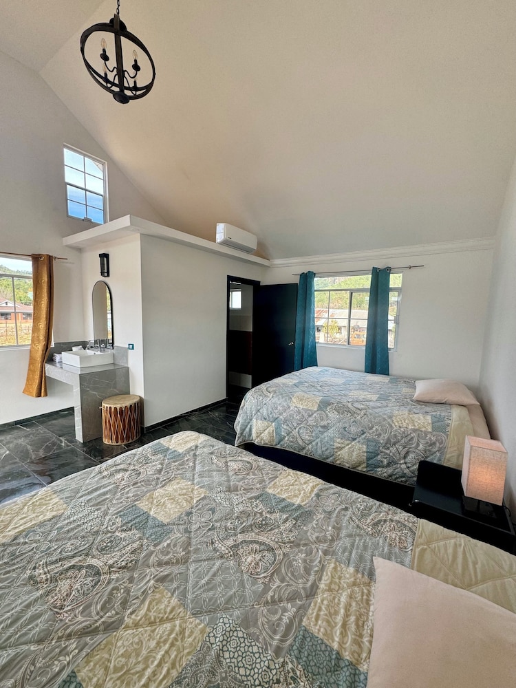 Comfort Room, Mountain View