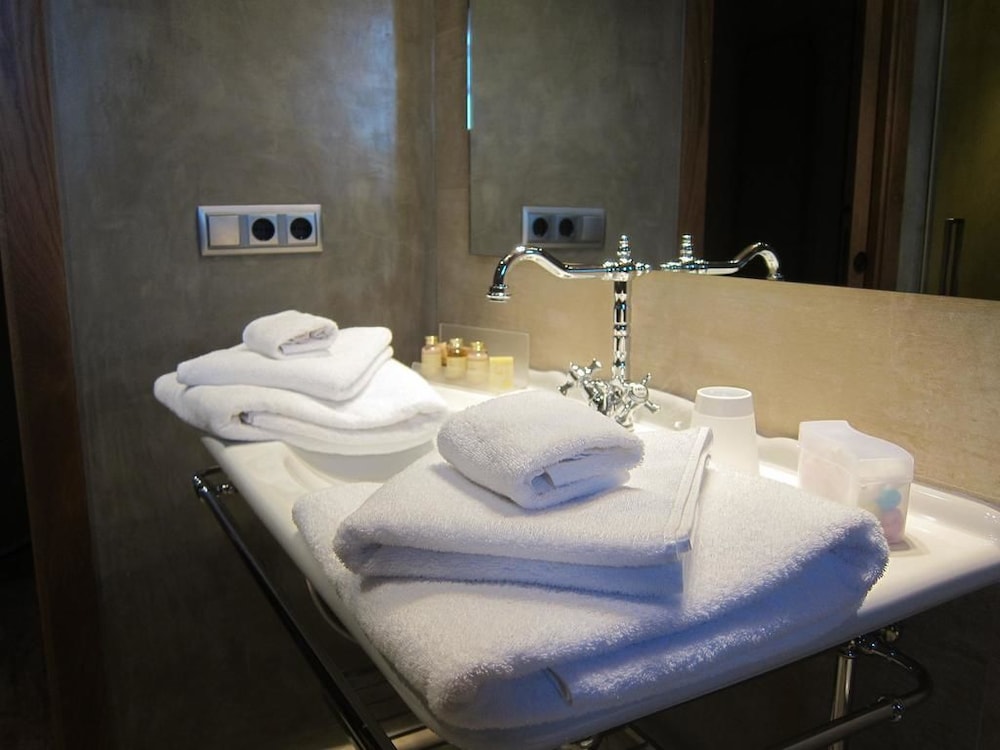 Standard Room, 1 Bedroom, Private Bathroom