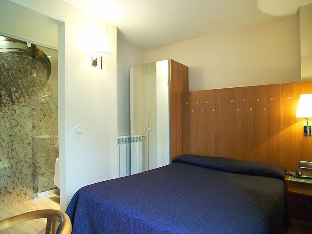 Double Room Single Use - Photo 4