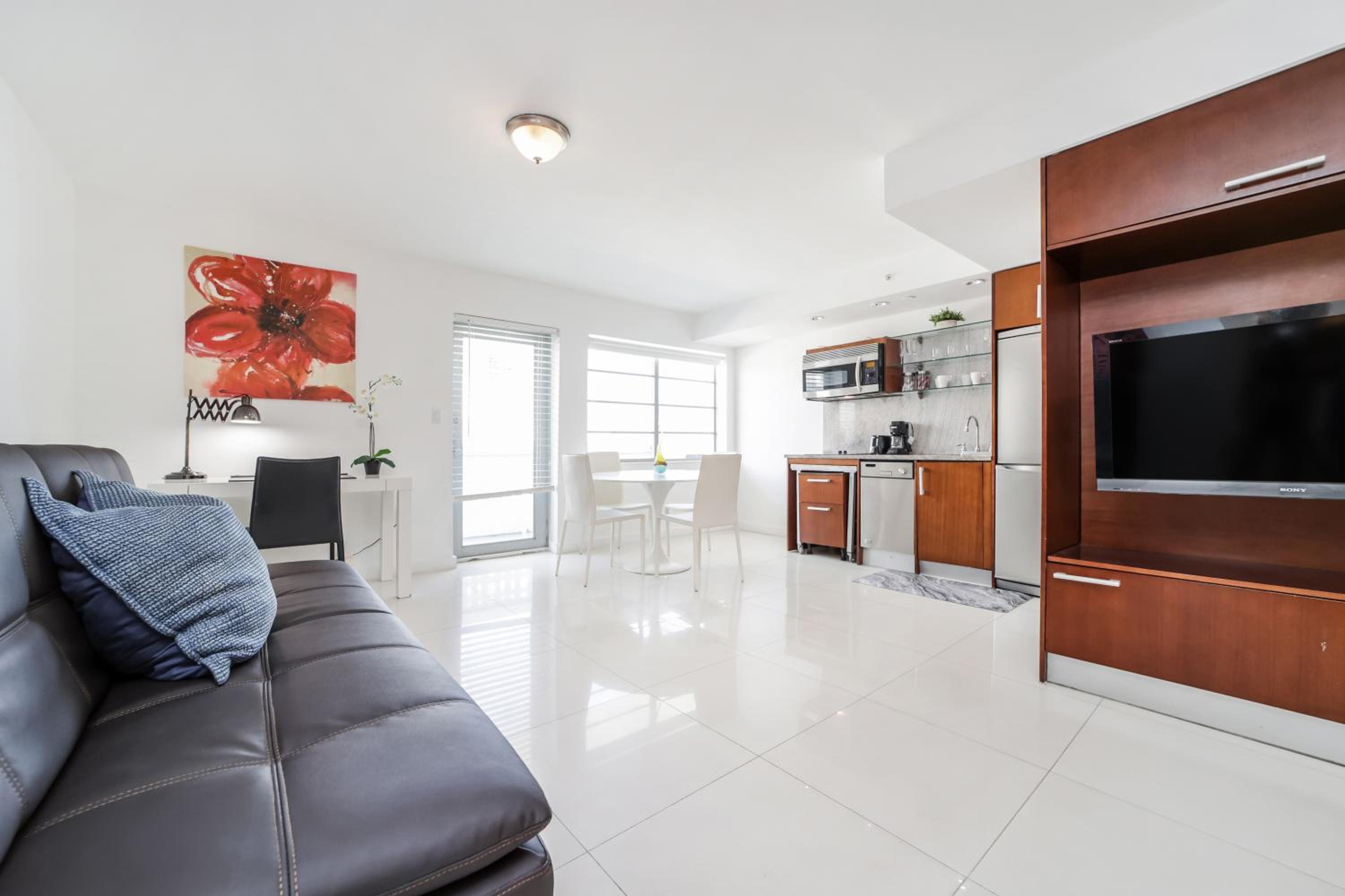 Top Floor King Suite Partial Ocean View With Balcony - Unit A503
