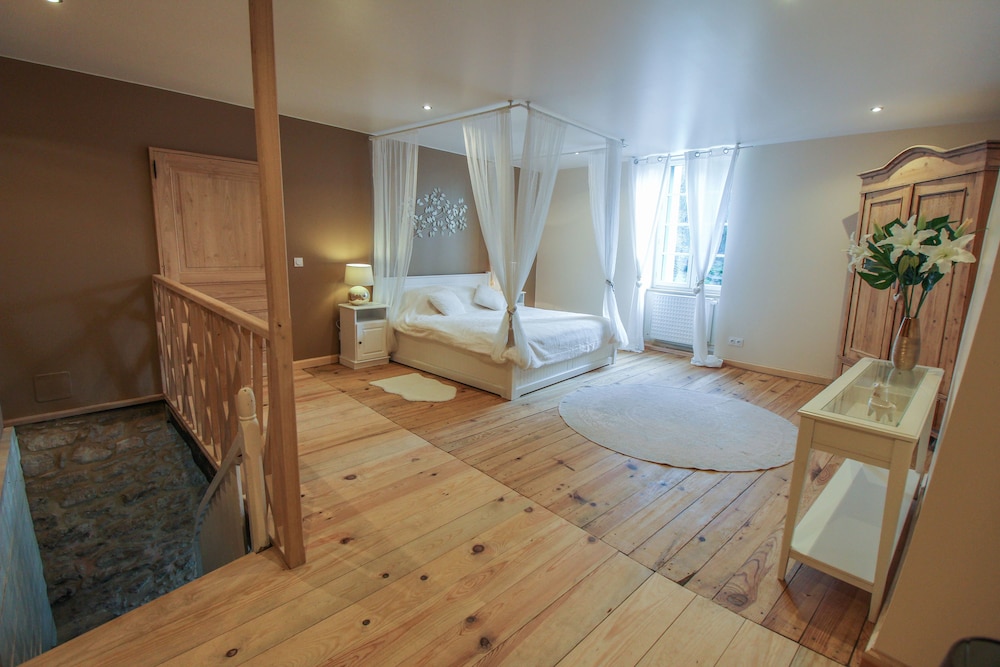 Romantic Suite (Seasonal Spa Tub, Eur 25 Per Person/H) photo 1
