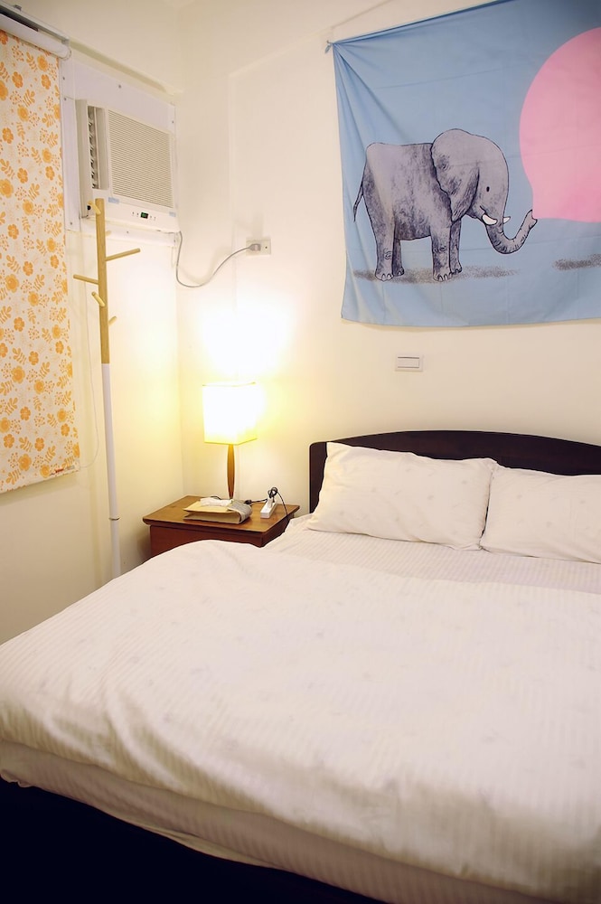 Basic Double Room, Shared Bathroom photo 1