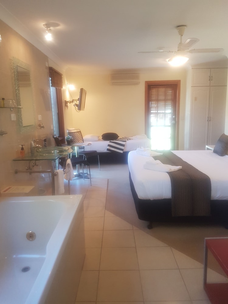 Deluxe Spa Suite Room 5 photo 1