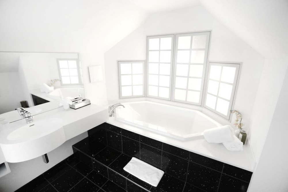 Junior Suite, 2 Bedrooms (Duplex) - Photo 4