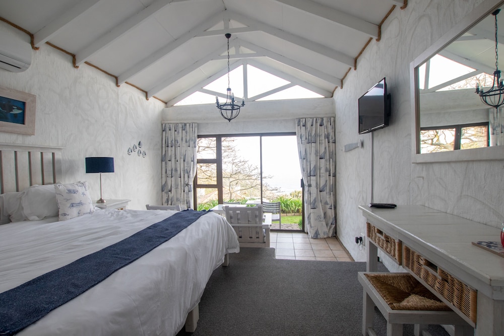 Classic Double or Twin Room, Balcony, Sea View photo 1