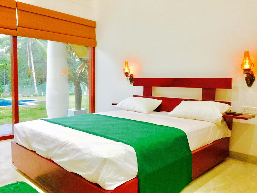 Deluxe Cabana with Pool View - Free Airport Pickup & Drop photo 2