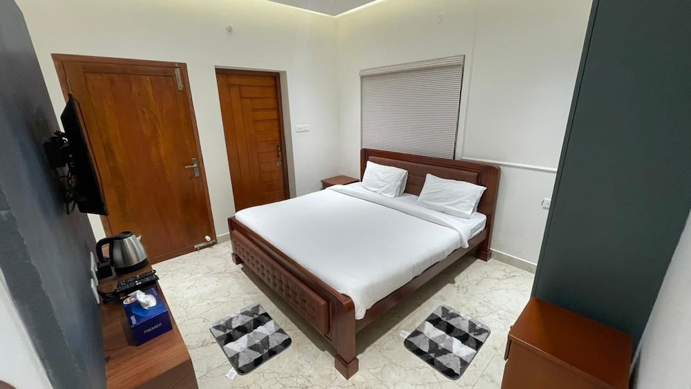 Classic Double Room, Balcony, Hill View