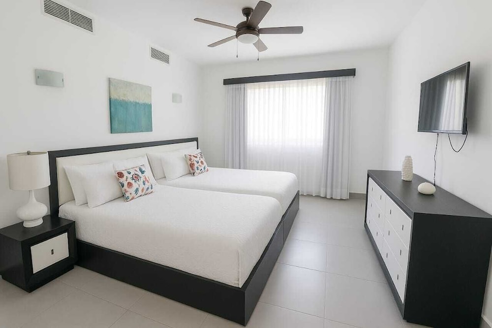 Deluxe Suite, 2 Queen Beds