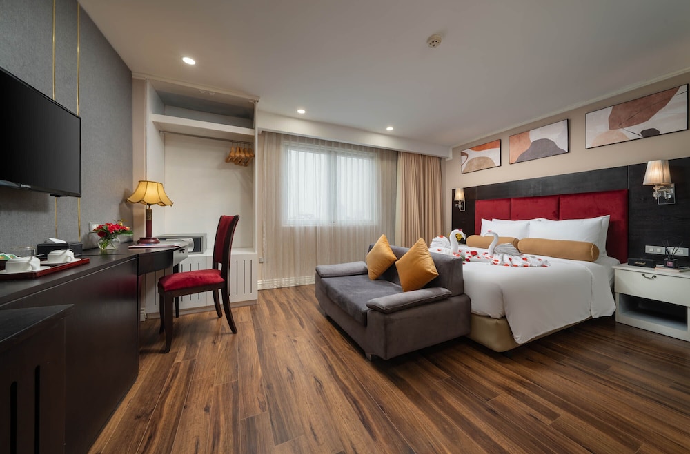 Junior Suite, Bathtub, City View photo 1