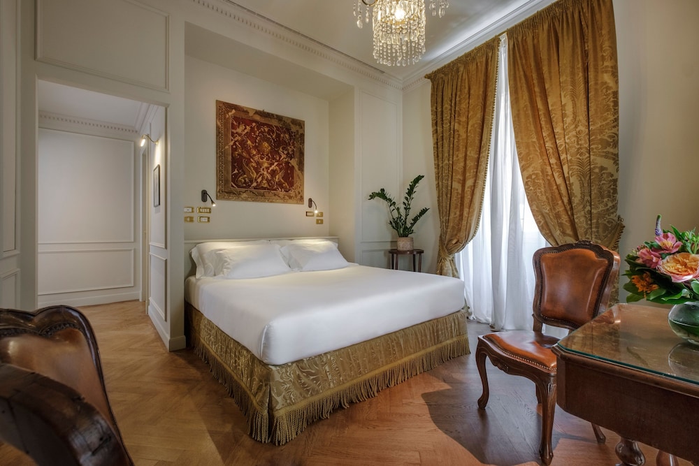 Deluxe Room, Corner