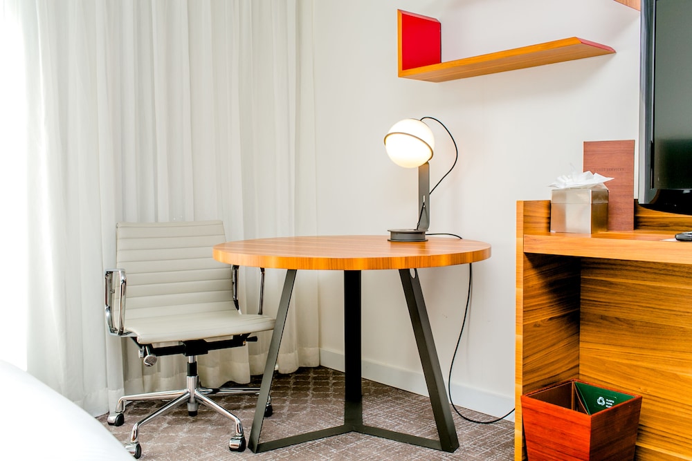 Room, 1 King Bed, Accessible - Photo 1