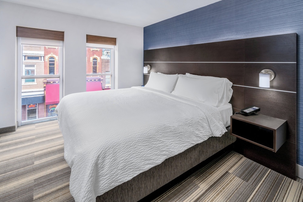 Suite, 1 King Bed (Dining) - Photo 2