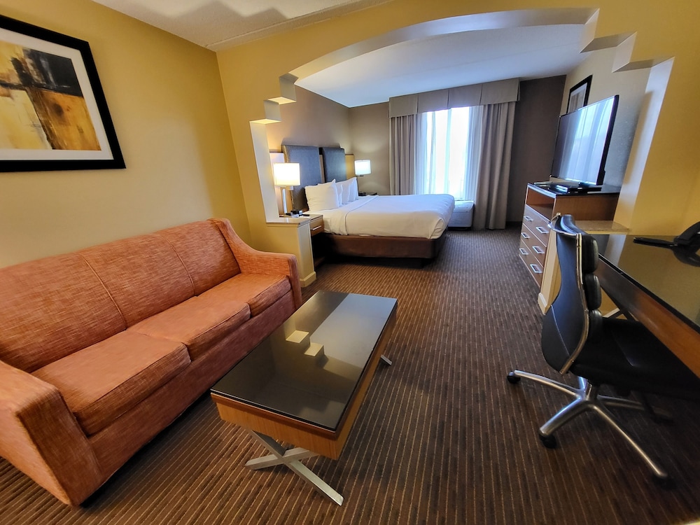 Suite, 1 King Bed with Sofa bed, Non Smoking - Photo 2