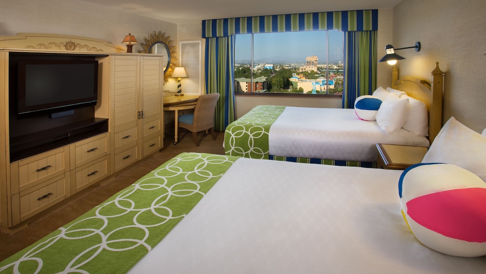Premium View. Upper Level Theme Park View