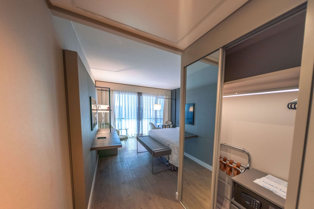 Superior Room, 1 King Bed - Photo 7