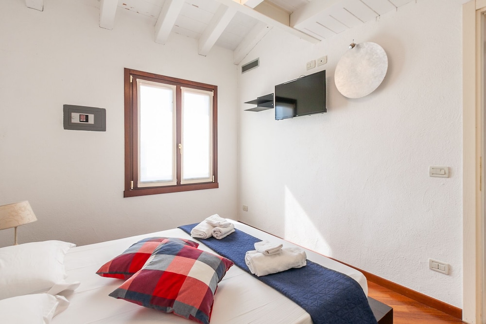 Comfort Duplex, Terrace, Pool View photo 3