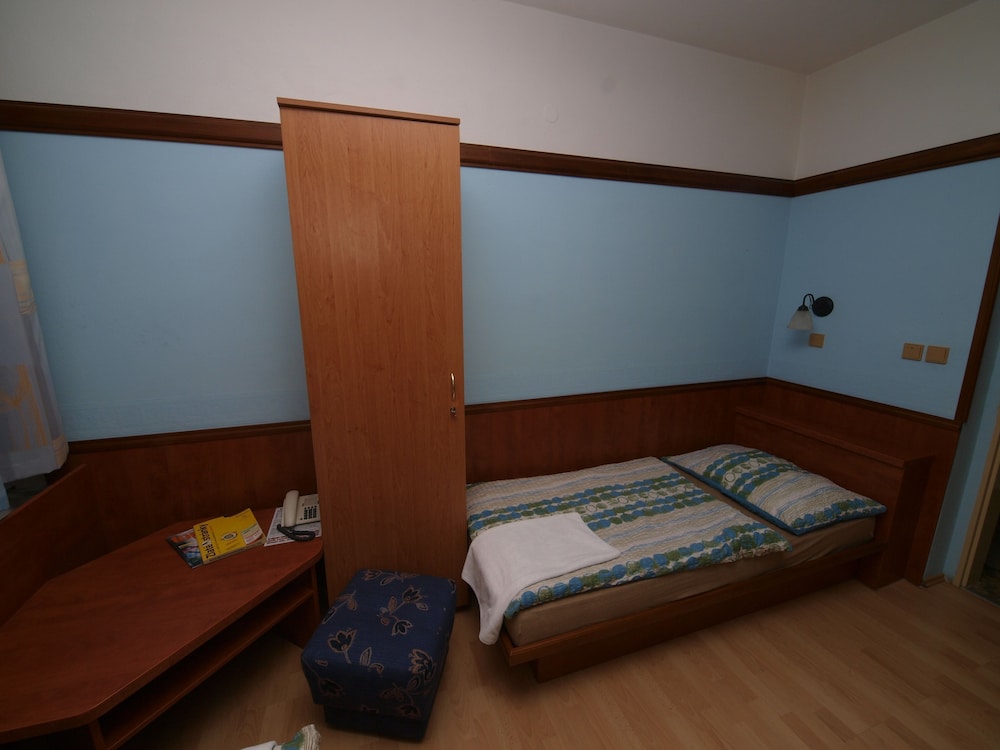 Single Room photo 1