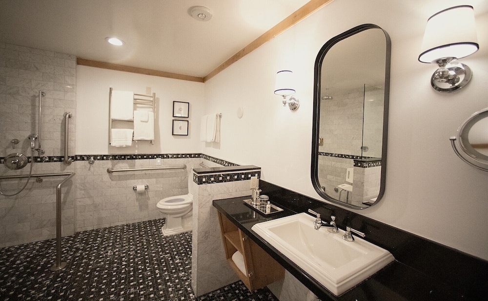 Premier Room, 1 King Bed, Lake View (Partial)