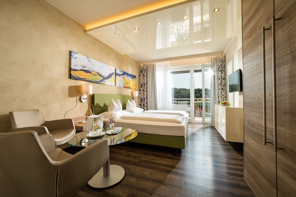 Deluxe Double Room (Flower) photo 1