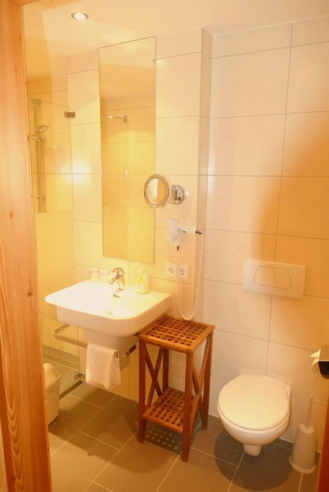 Standard Double Room - Photo 4