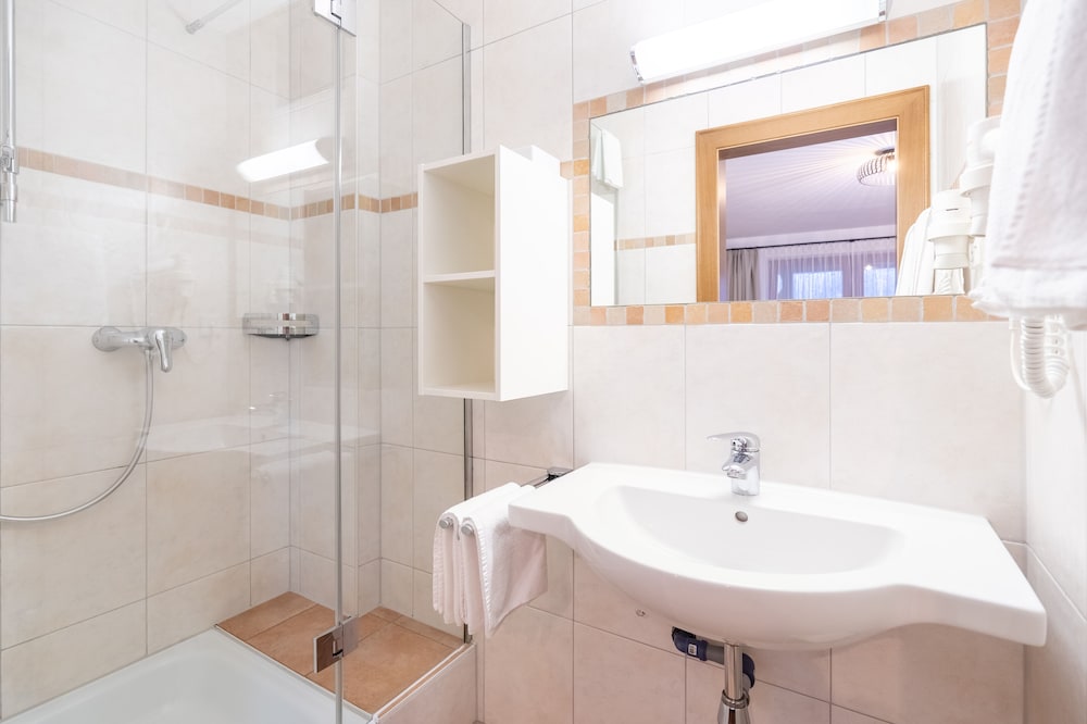 Triple Room (Romantic)