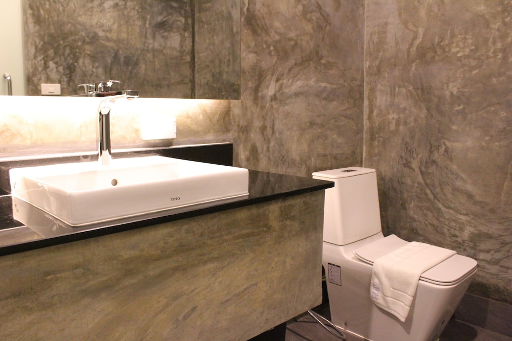 Deluxe Suite, 2 Bedrooms, City View photo 3