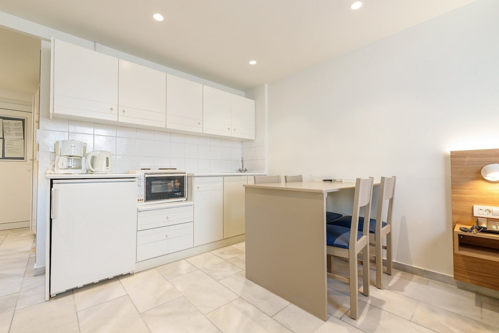Beach Front Maisonette - Photo 11