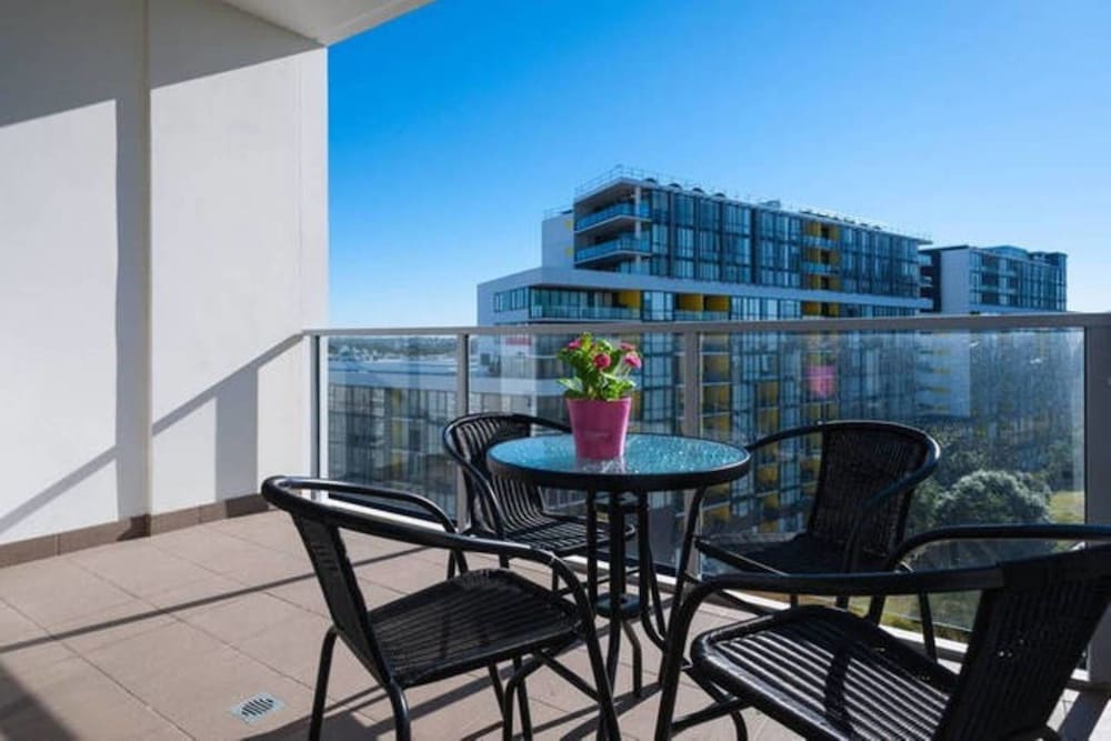 1.5 Bedroom Apartment With Study photo 3