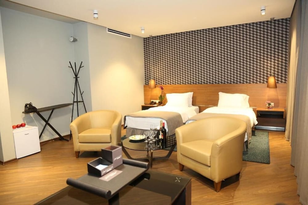 Standard Twin Room, City View