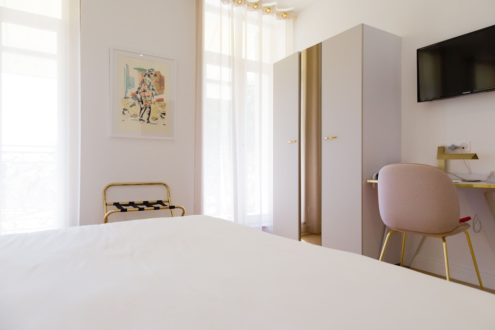 Superior Double or Twin Room, City View photo 3