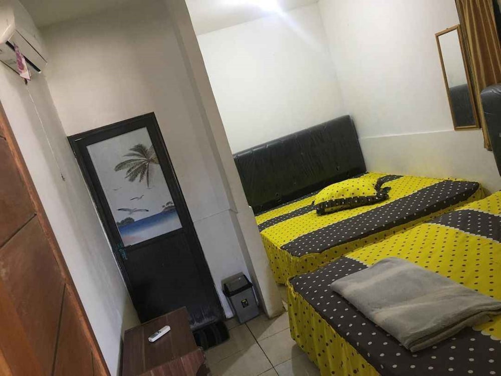 2-Bed AC - Photo 1