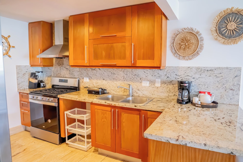 Exclusive Apartment, 3 Bedrooms, Terrace - Photo 27