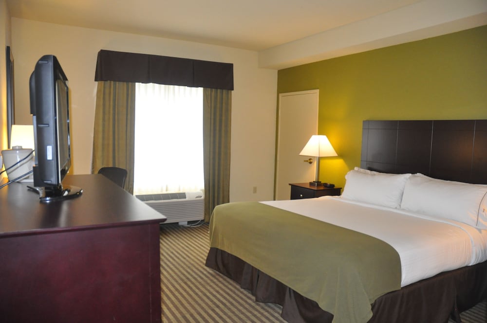 Standard Room, 1 King Bed, Accessible (Communication, Accessible Tub) - Photo 2