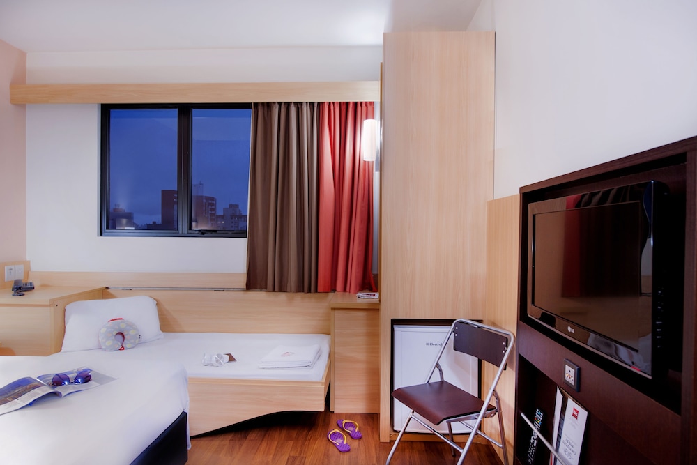 Standard Room, Multiple Beds - Photo 2