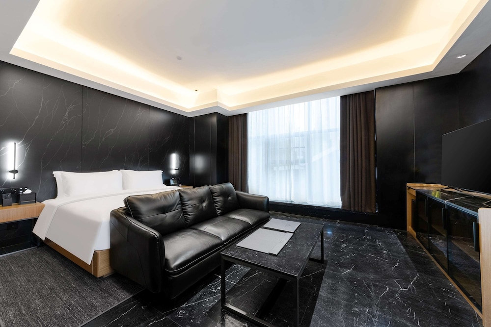 Executive Room, 1 King Bed, Non Smoking (Intelligent) photo 1