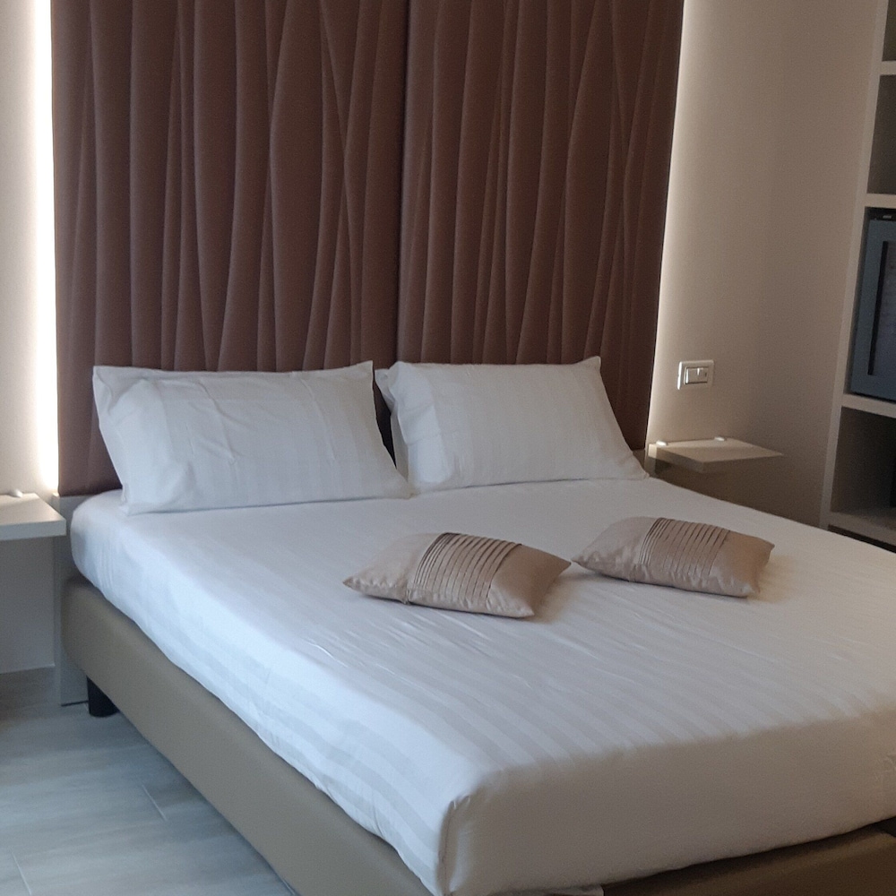 Deluxe Double or Twin Room photo 2