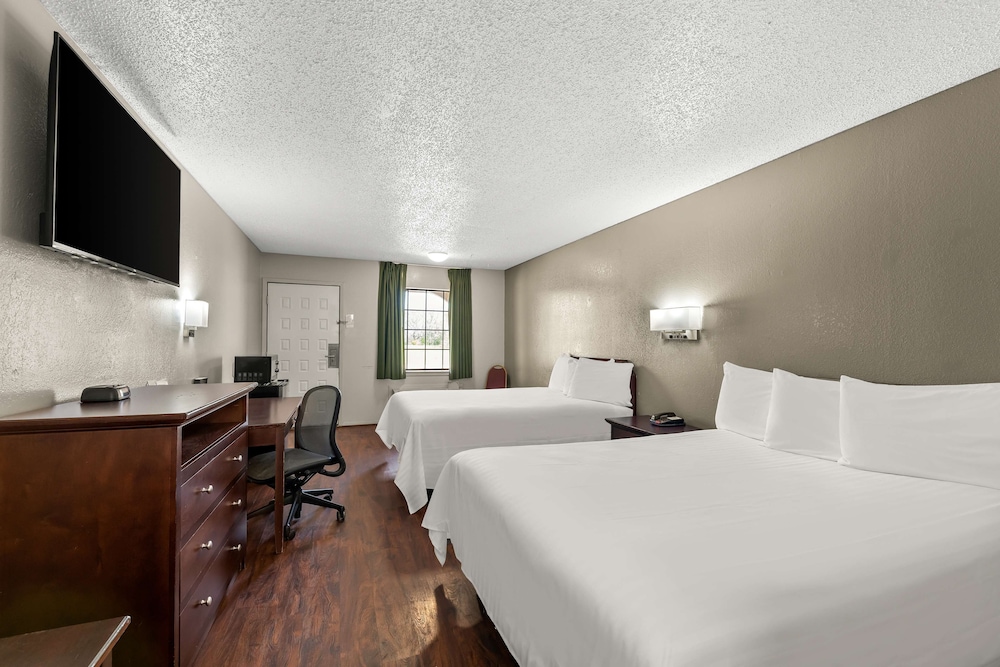 Room, 2 Queen Beds, Non Smoking - Photo 2