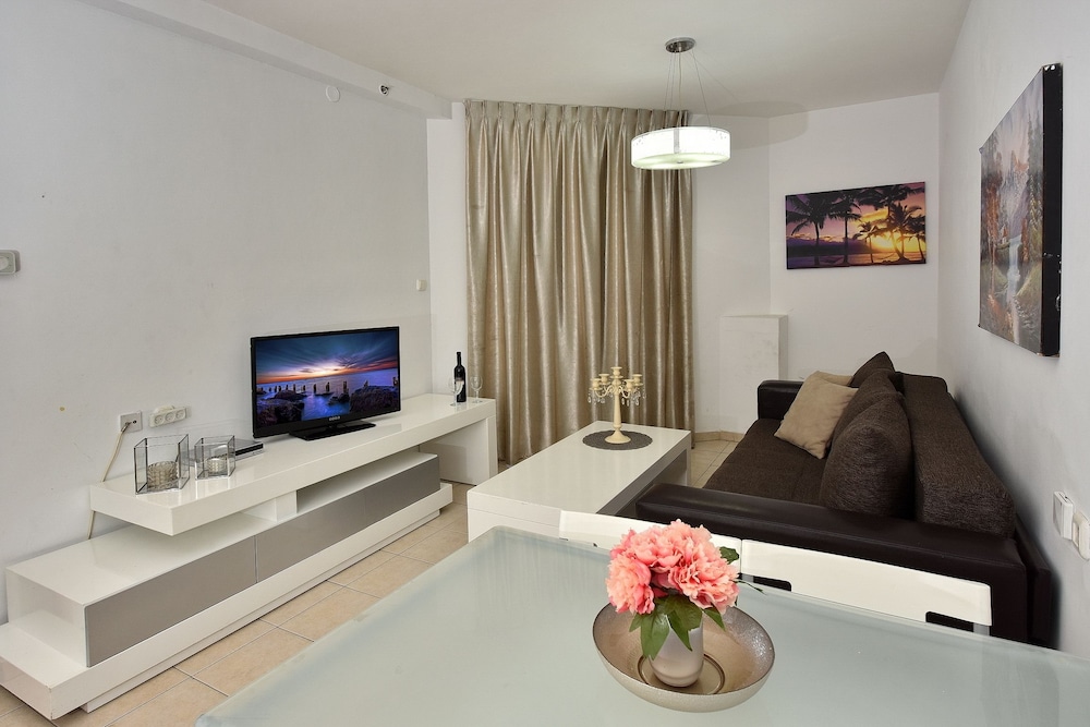 Premium Apartment, 1 Bedroom, Lake View, Lakeside photo 3