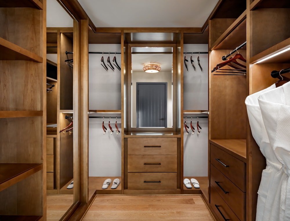 Luxury Villa, 2 Bedrooms, Kitchen, Ocean View (2 Kings + Sofa Bed)