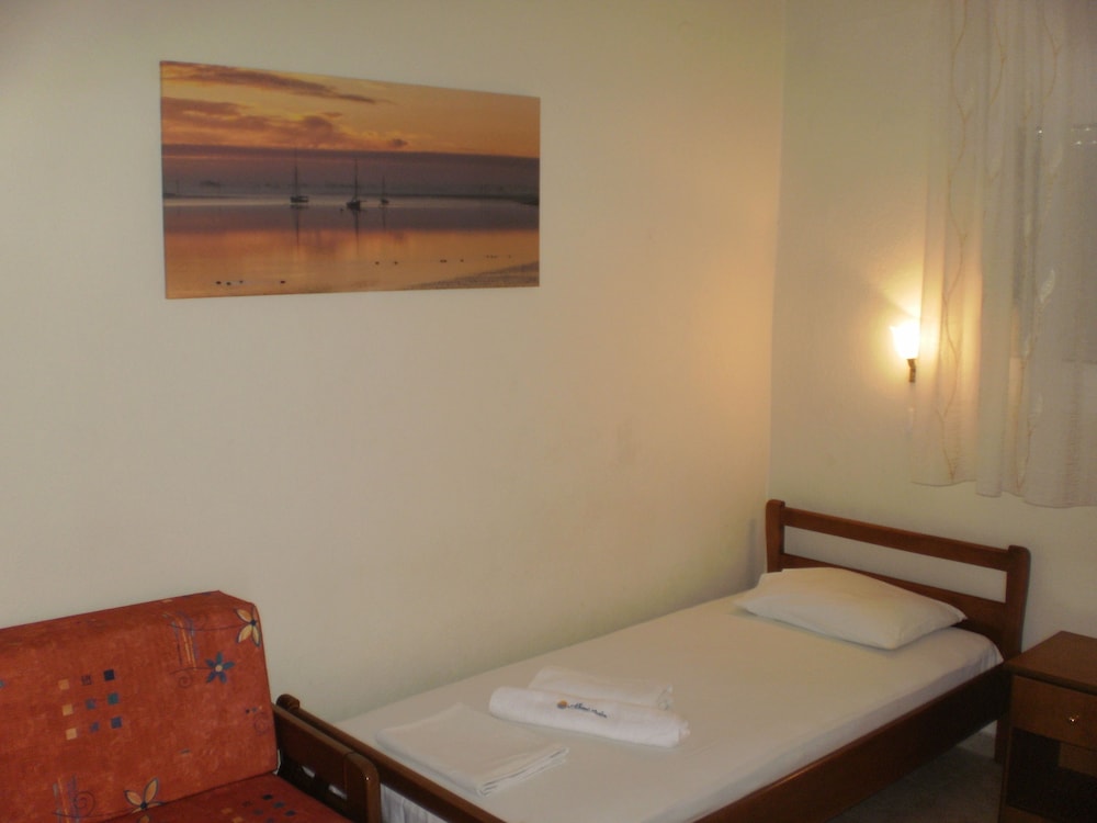 Apartment, 2 Bedrooms, Non Smoking photo 2